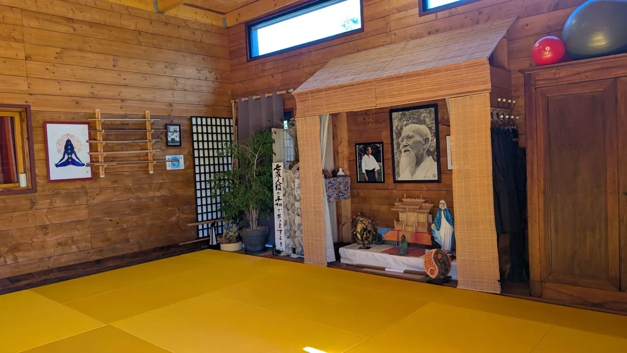 PXL_20260905_103331801 Intérieur du Dojo de Brocéliande
